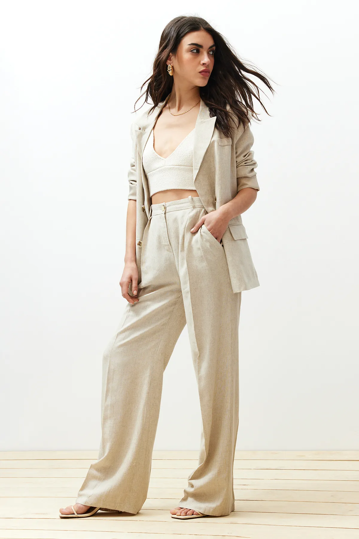 Trendyol Collection  Beige gerippte Hose mit weitem Bein/Weites Bein aus Baumwollleinengewebe TWOSS24PL00062