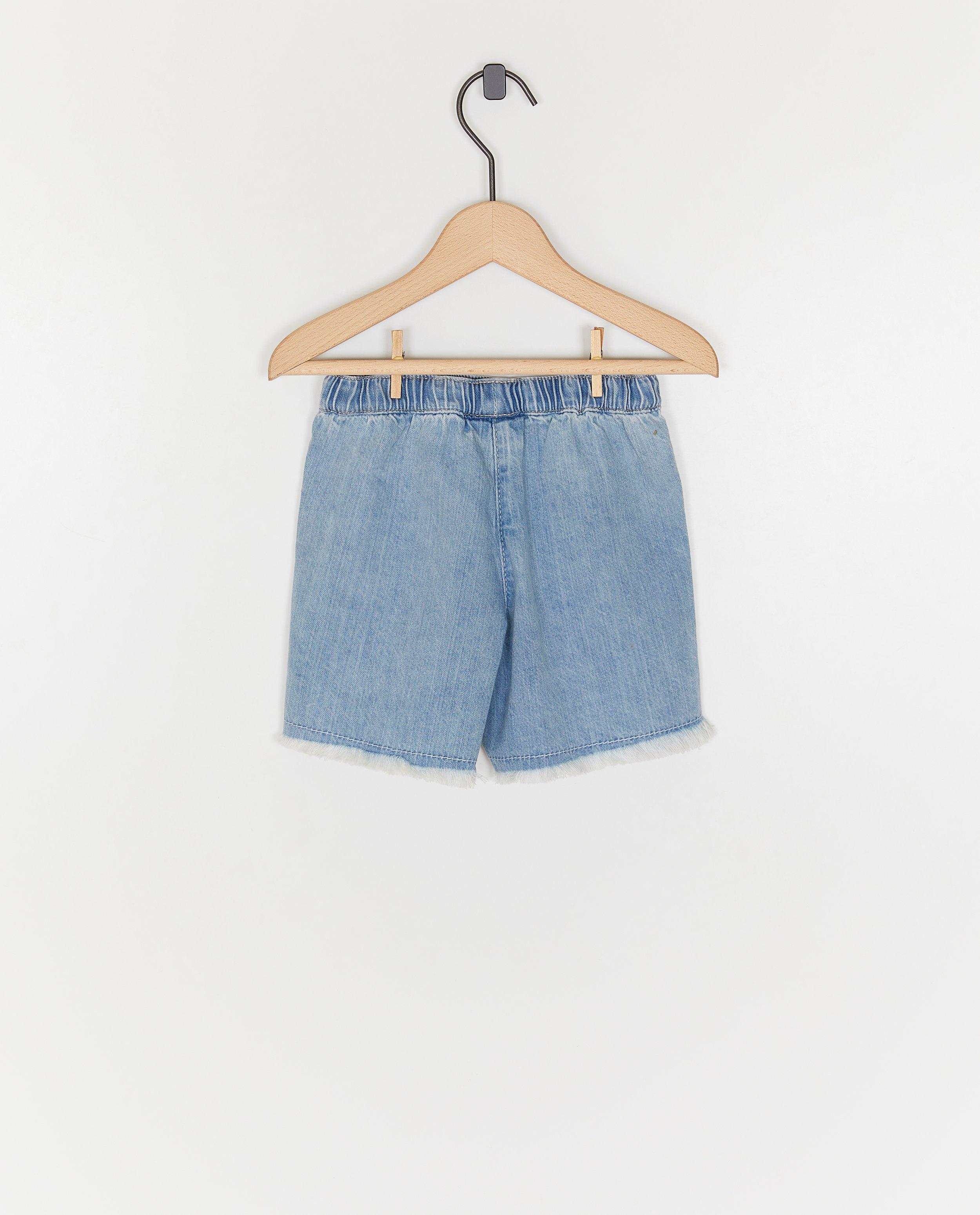 Pantaloni scurți din denim Cuddles and Smiles cu flori brodate albastru deschis