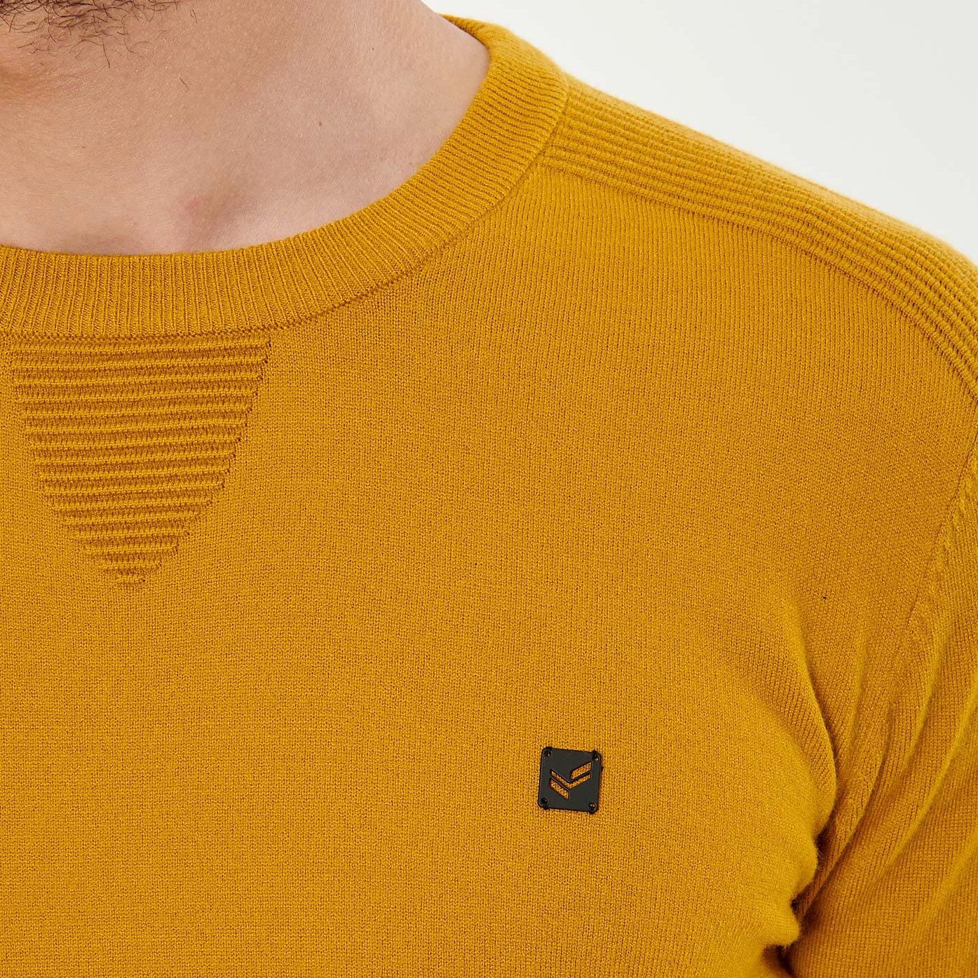 AERO   Pull moutarde homme