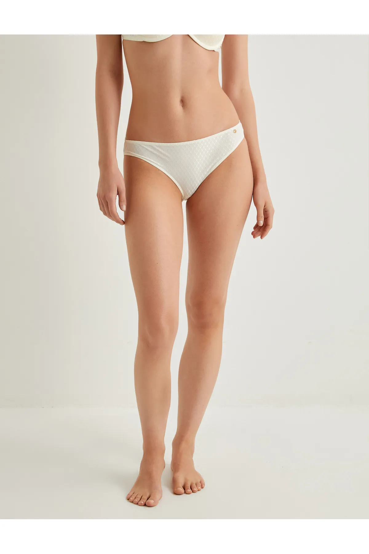 Koton  Slip mit strukturiertem Accessoire-Detail