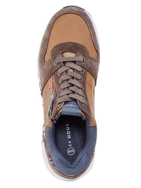 Sneaker mit stylischer Sohle