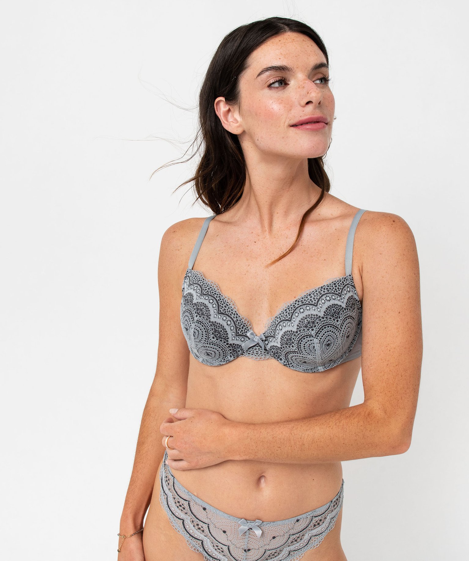 Soutien-gorge corbeille en dentelle à armatures femme gris | GEMO