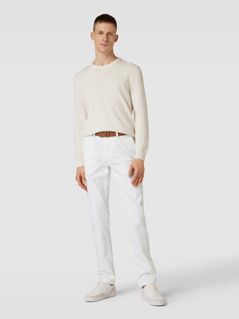 Chino mit Gürtel in weiß