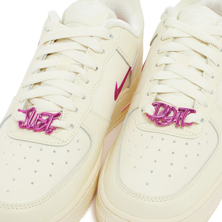 NIKE Wmns Air Force 1 ’07 SE 