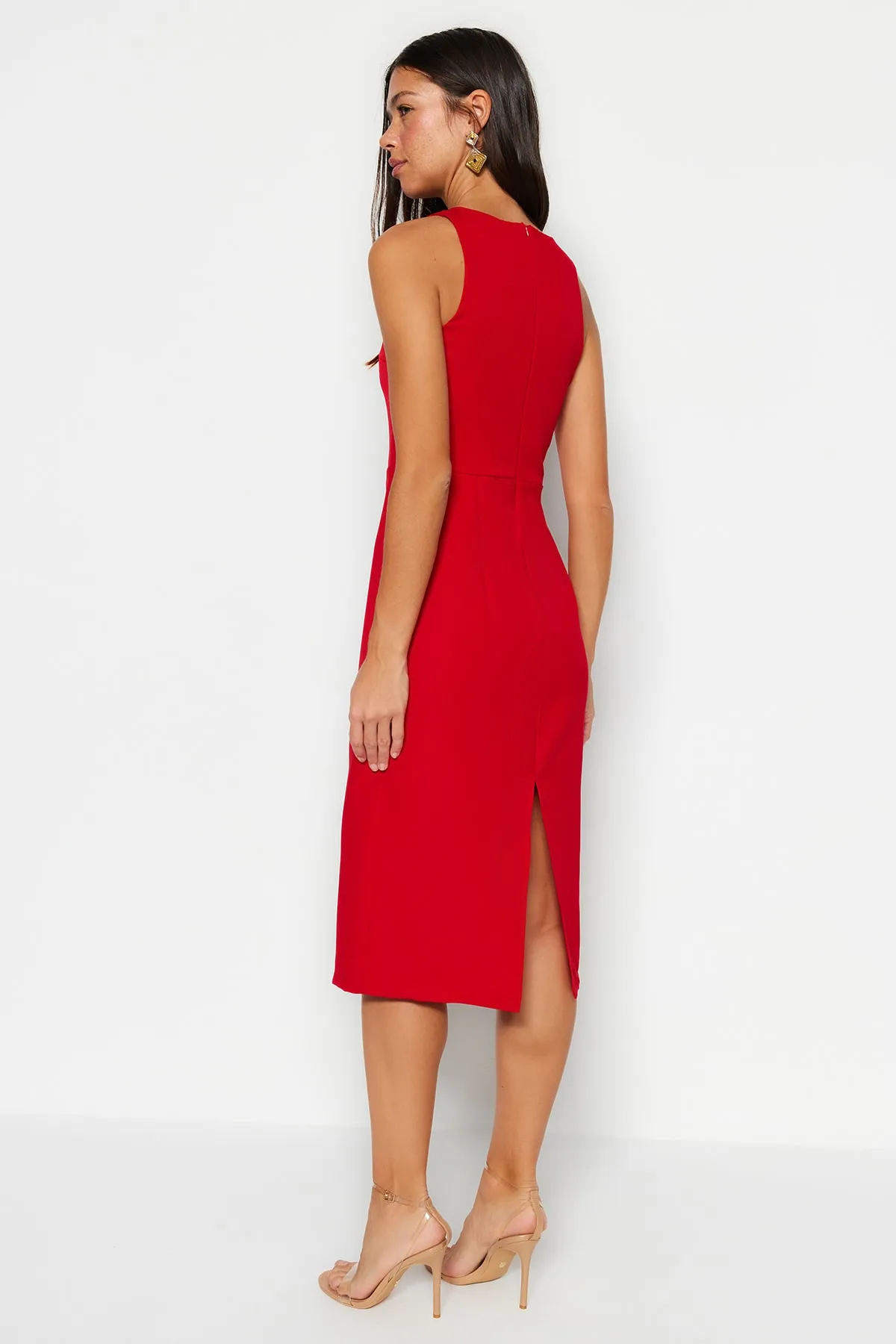 Trendyol Collection  Rotes Accessoire, detailliertes, tailliertes/tailliertes Midi-Webkleid TWOSS23EL02115
