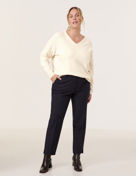 Wärmender Basic Pullover mit V-Ausschnitt