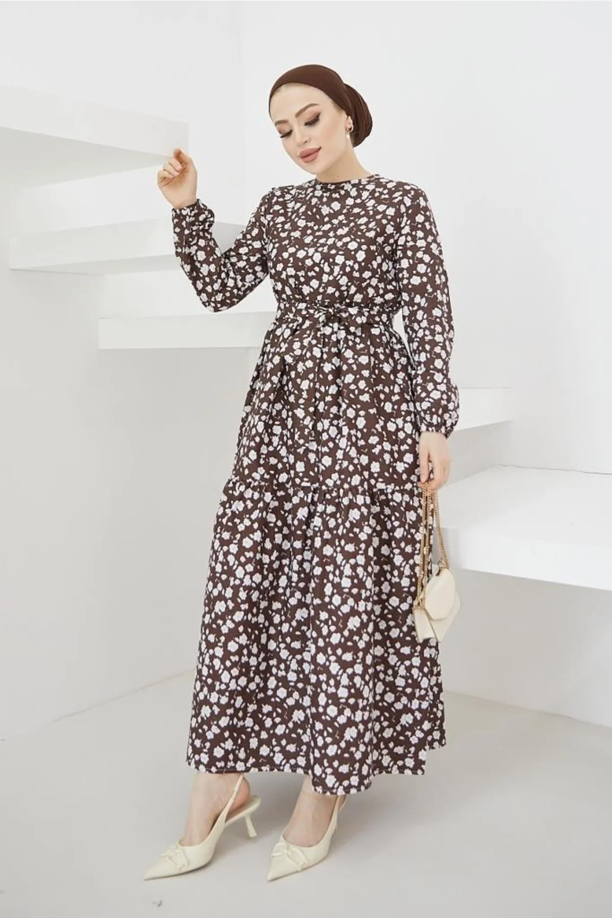 benguen  400 Kleid mit Gänseblümchenmuster Braun