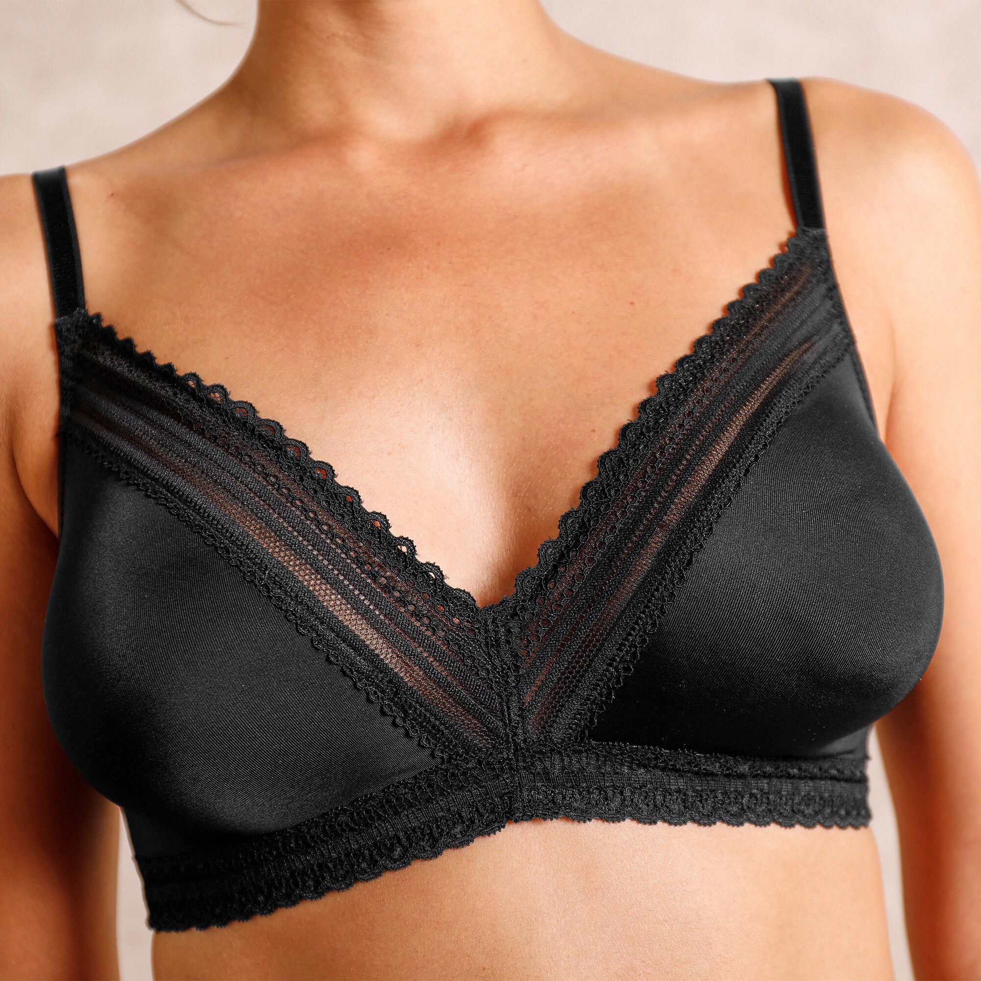 Soutien-gorge invisible forme triangle bonnets moulés Albury