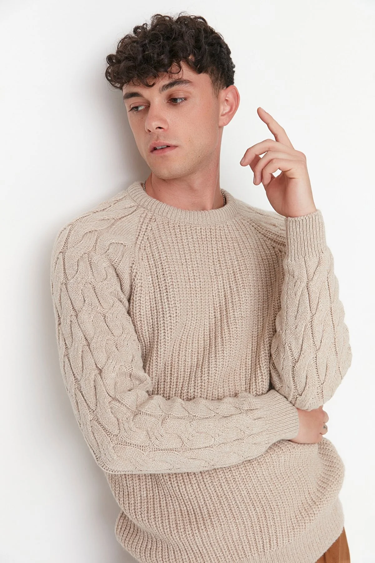 Trendyol Collection  Stone Regular Fit Rundhalspullover aus Haarstrick mit detailliertem Strickmuster TMNAW22KZ2059