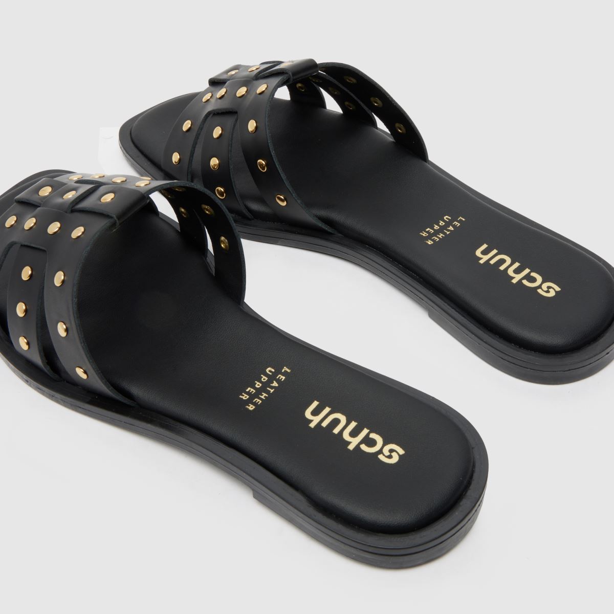 Schuh Tierney bőr szegecses öszvér szandál fekete színben
