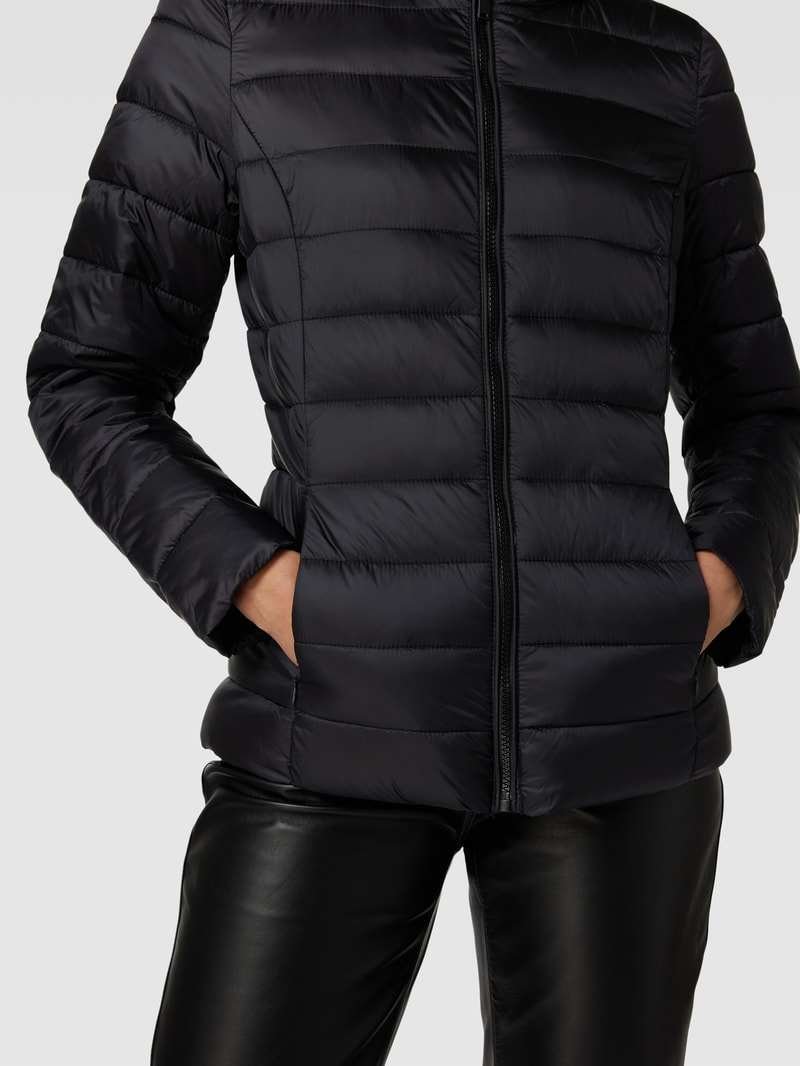 Steppjacke mit Kapuze in schwarz
