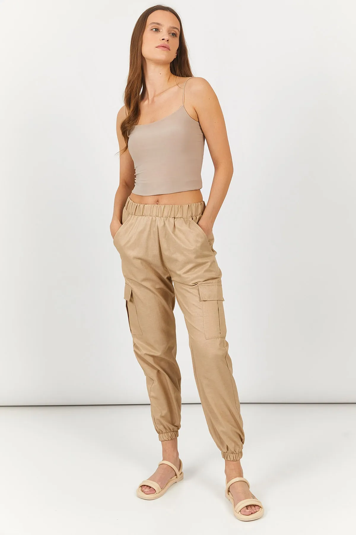 armonika  Damen-Cargohose mit elastischem Bund und Beinen in Beige, Arm-23y001068