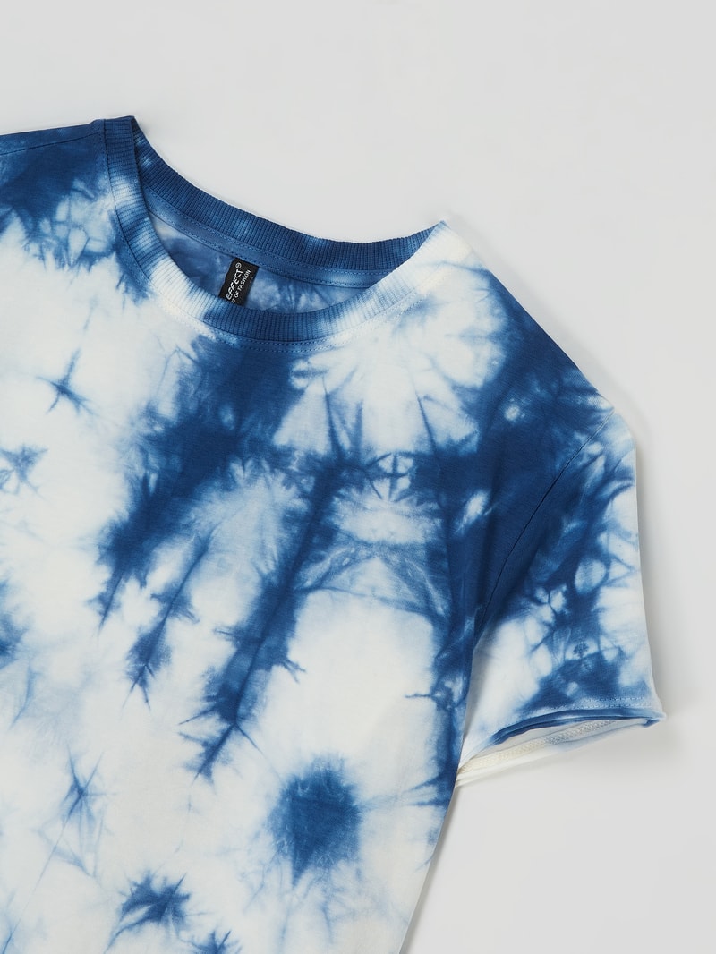 T-Shirt im Batik-Look in blau