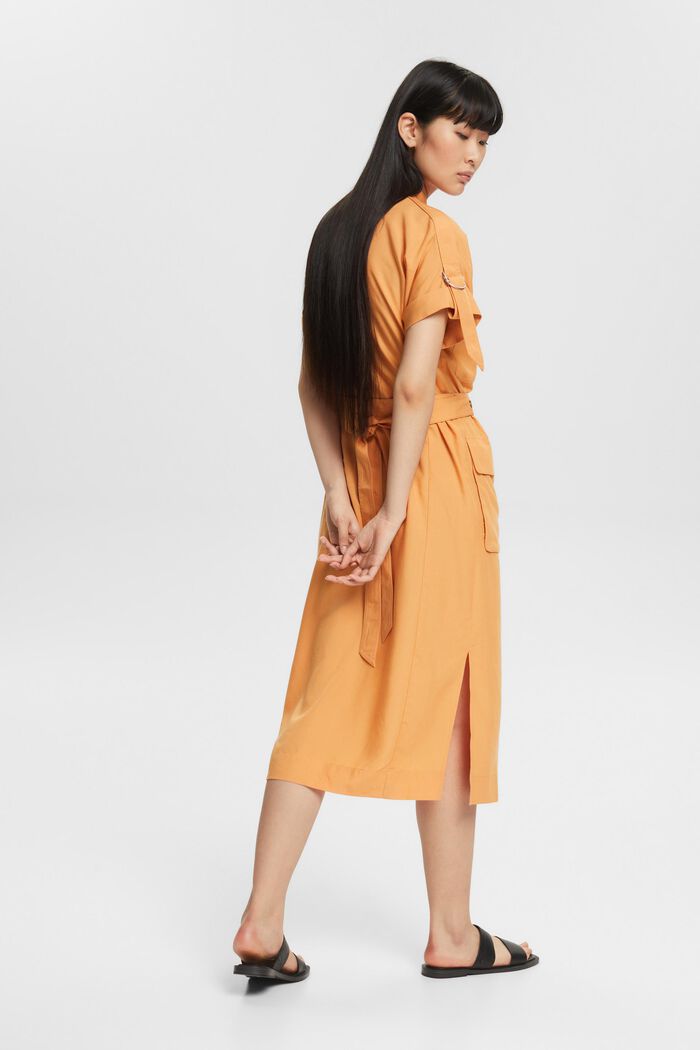 Mit Leinen: Hemdblusenkleid mit Gürtel