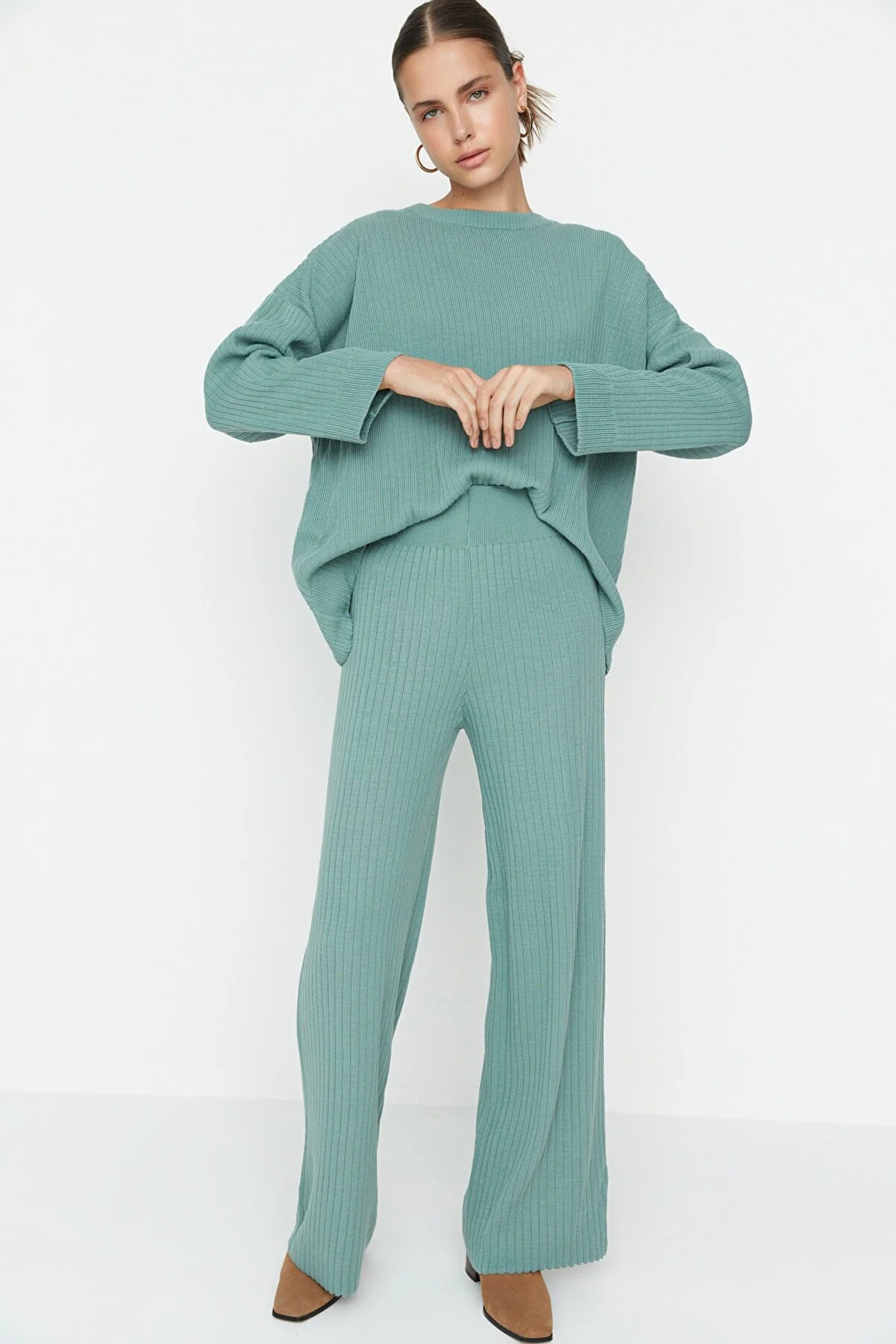 Trendyol Collection  Mintgrünes Strickoberteil- und Unterteil-Set mit Rundhalsausschnitt TWOSS20AU0084