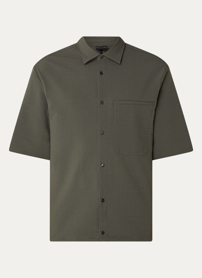 Camisa Emporio Armani de corte regular com textura e bolso no peito.