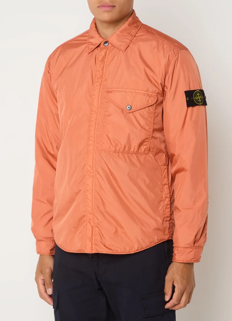 Stone Island Q0123 podstavljena jakna sa bočnim džepovima i logotipom