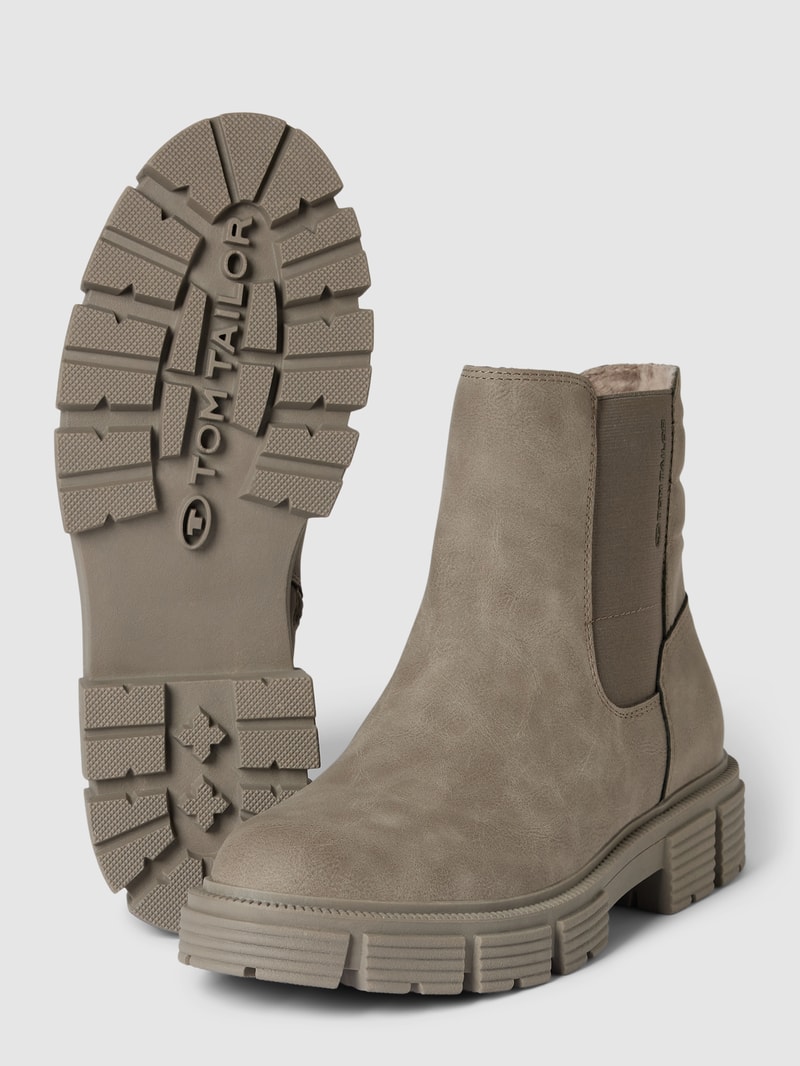 Chelsea Boots in Leder-Optik in taupe