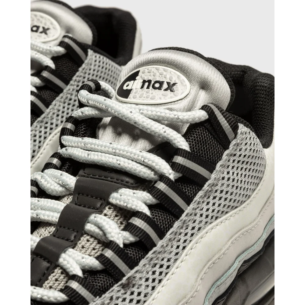Nike Air Max 95 LX DV5581-001 / grau