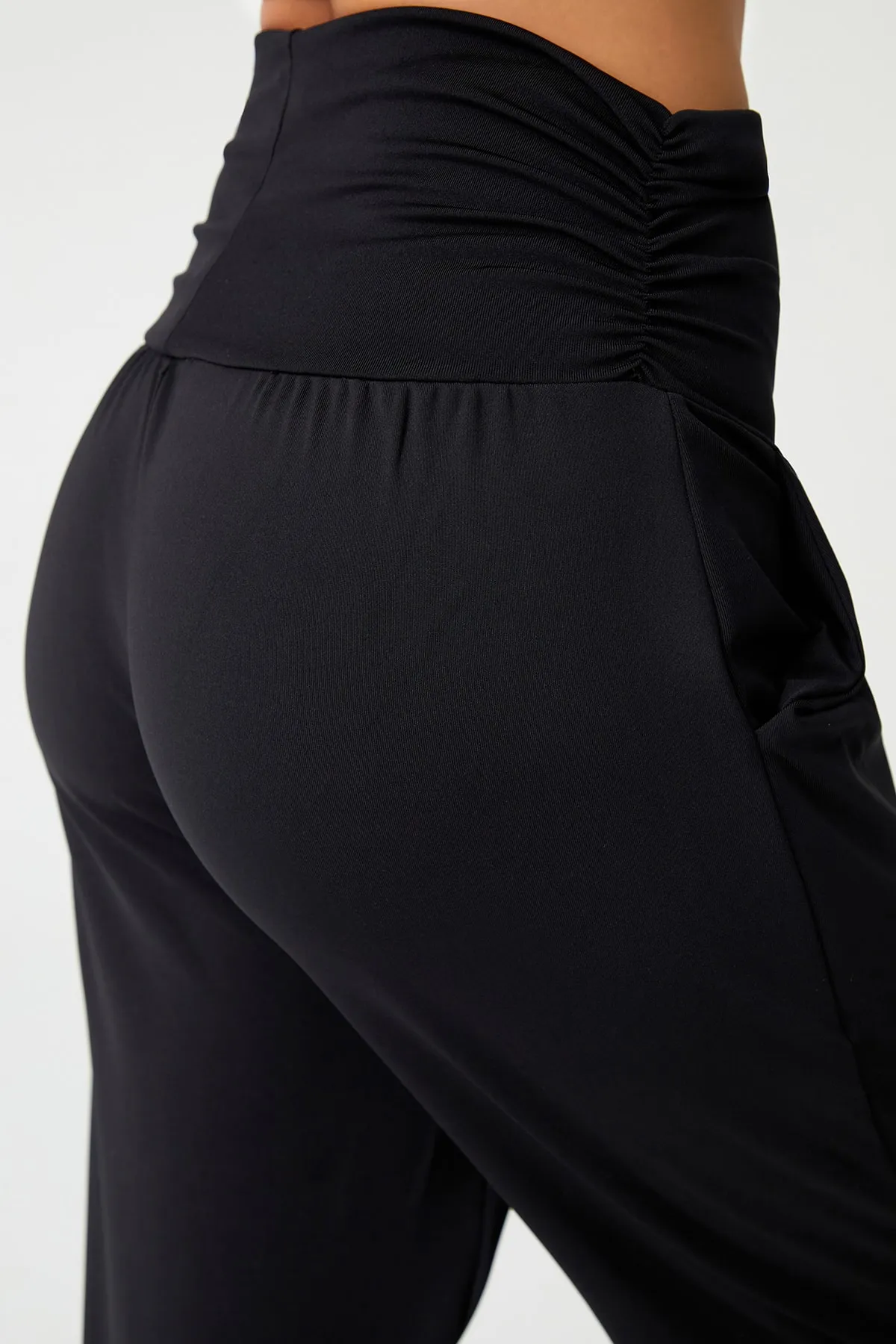LOS OJOS  Schwarze Haremshose mit elastischem Bund und Shalwar-Look, Yoga-Jogginghose