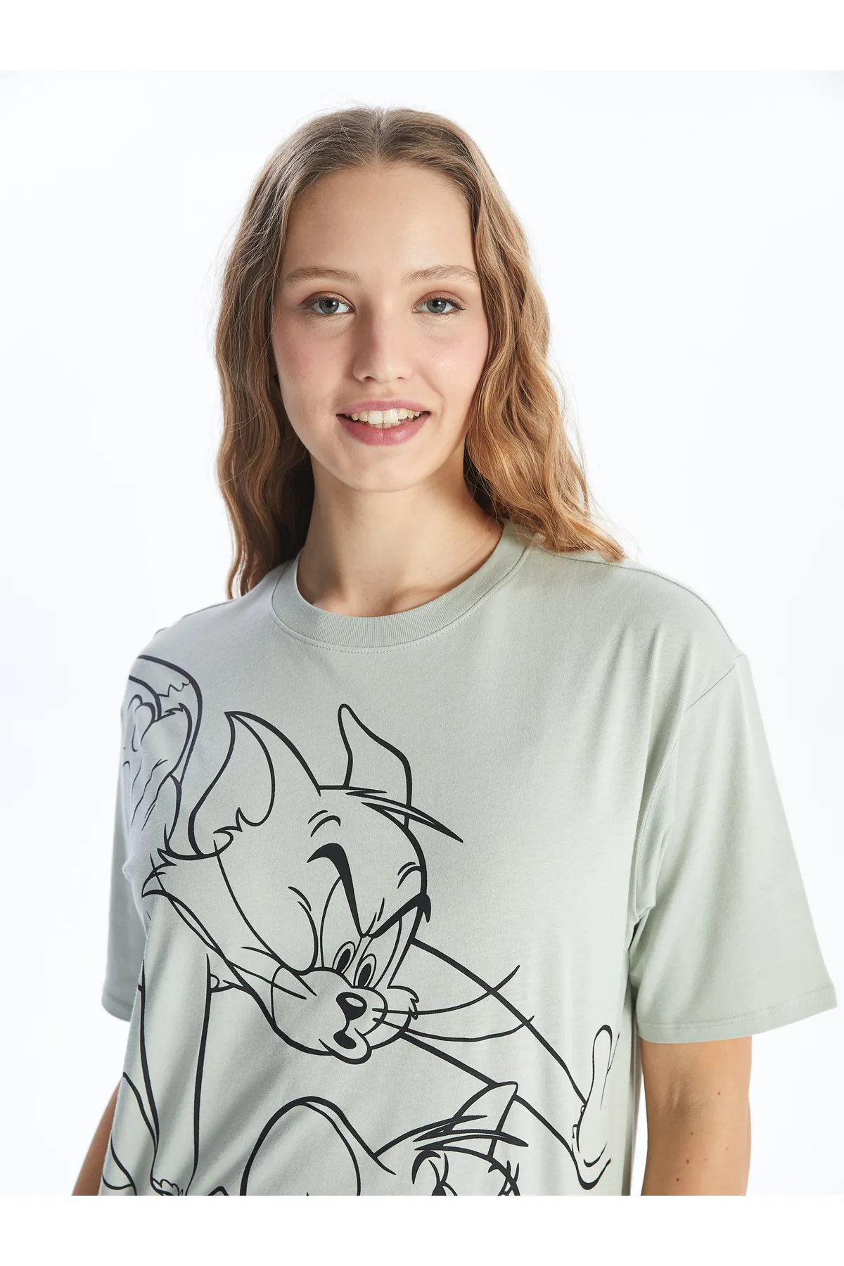 LC Waikiki  Bedrucktes, kurzärmliges, übergroßes Damen-T-Shirt mit Rundhalsausschnitt von Tom&Jerry