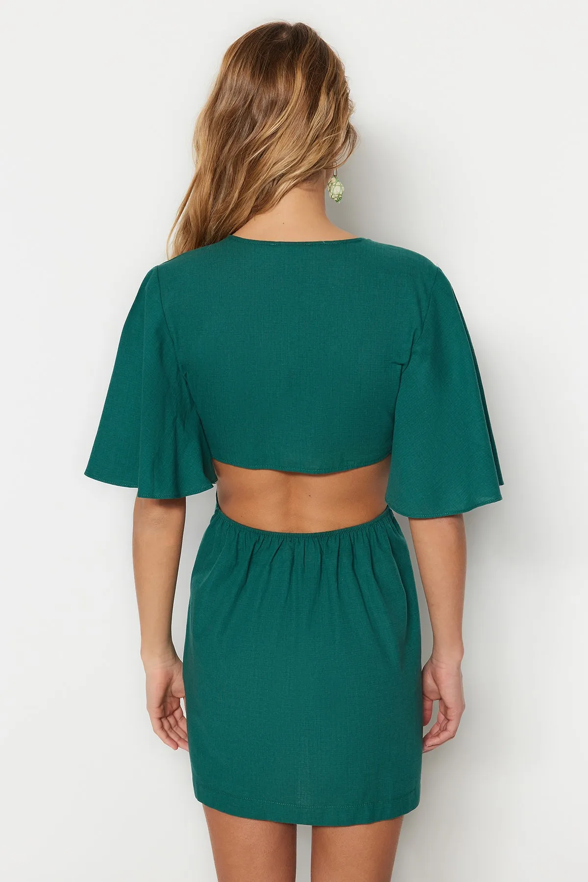 Trendyol Collection  Petrolfarbenes, gestricktes Mini-Strandkleid aus 100 % Baumwolle mit Cut-out/Fenster TBESS23EL00102