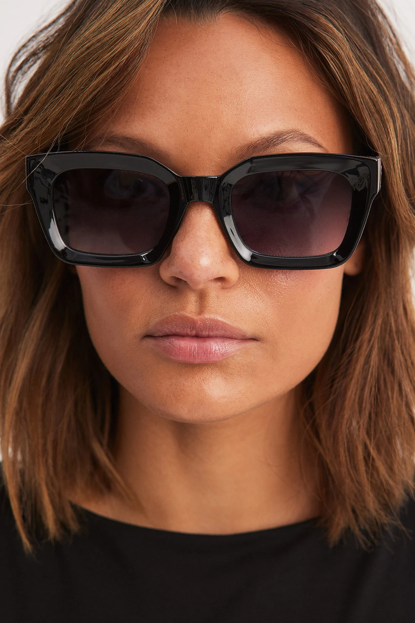 Recycelte Sonnenbrille mit eckigem Rahmen