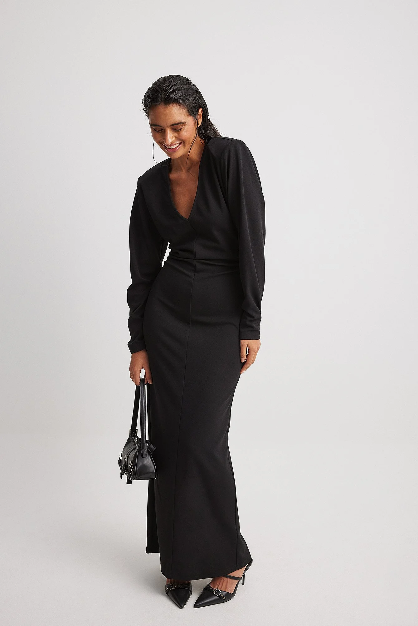 Maxikleid mit markierten Schultern