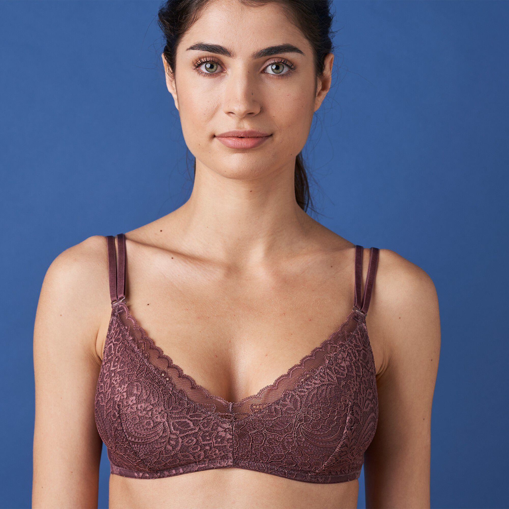 Soutien-gorge forme triangle bretelles repositionnables
