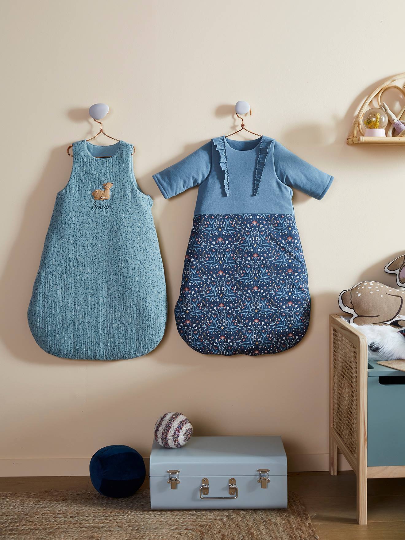 Vertbaudet Ärmelloser Baby Schlafsack MAGIC FOREST Oeko-Tex - grün bedruckt
