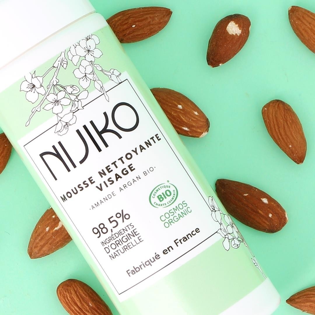 Espuma limpiadora facial orgánica NIJIKO para piel seca