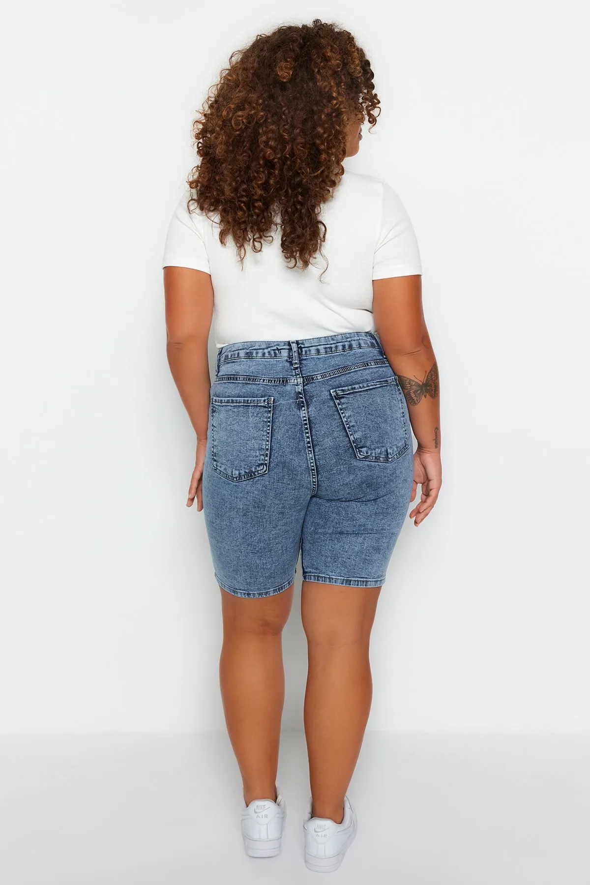 Trendyol Curve  Dunkelblaue, dehnbare Skinny-Shorts und Bermudas mit hoher Taille