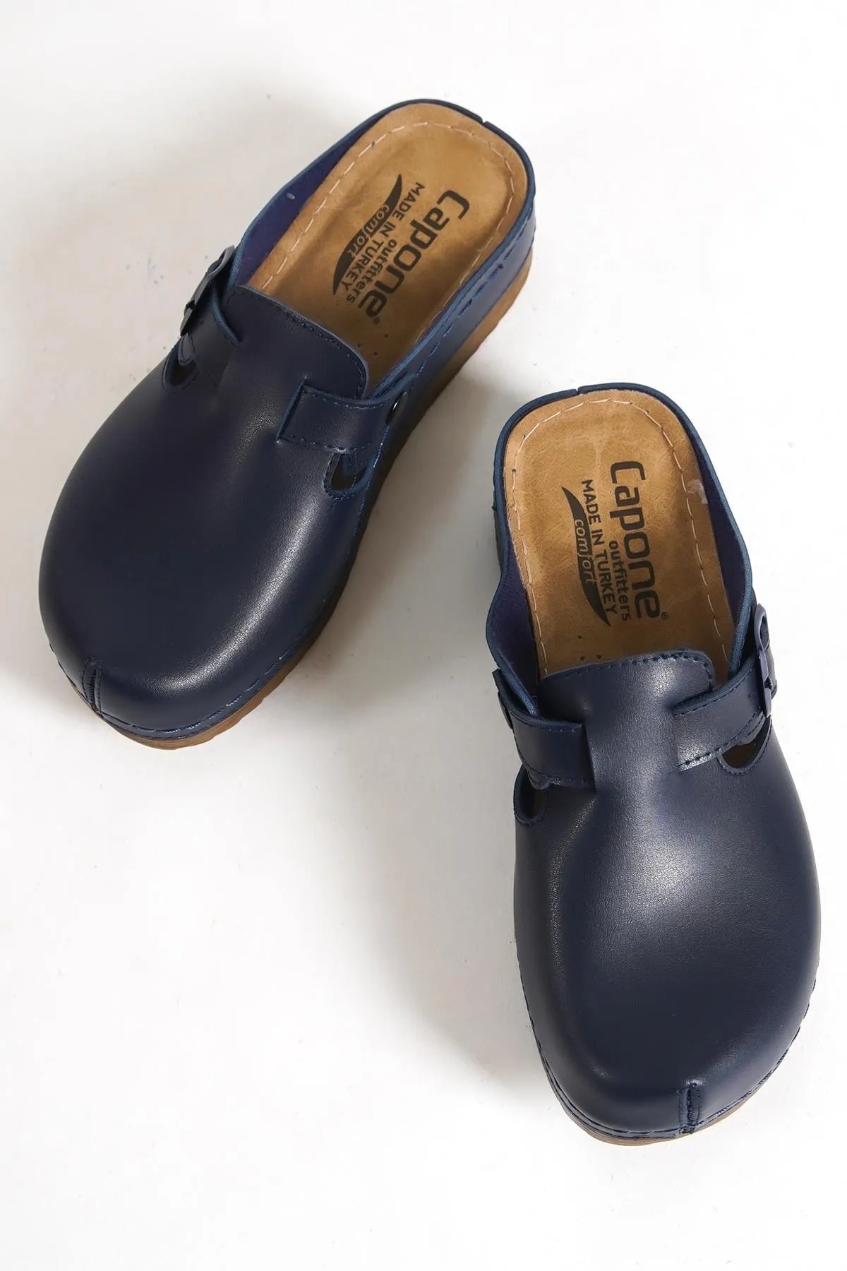 Capone Outfitters  Anatomisch weiche, bequeme Mutterhausschuhe mit Keilabsatz