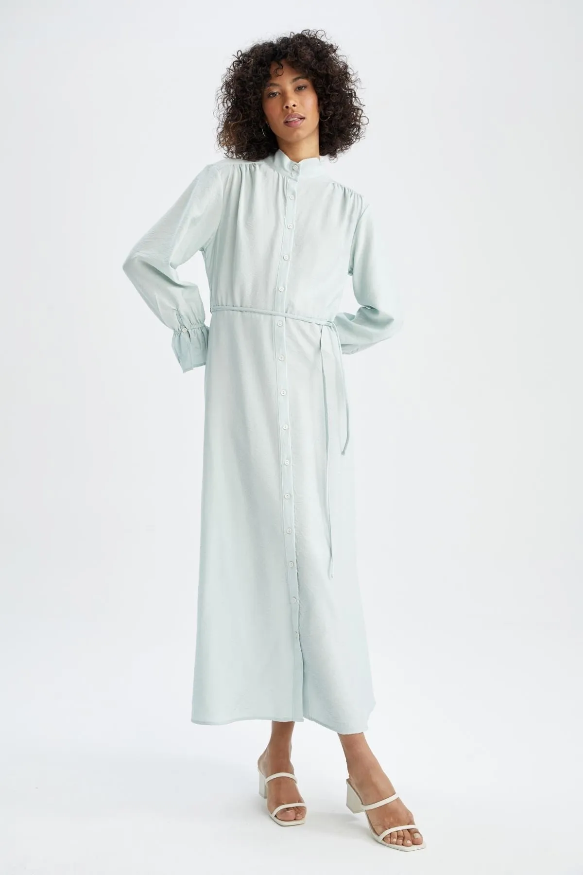 DeFacto  Normal geschnittenes, halblanges Rollkragen-Maxikleid mit langen Ärmeln
