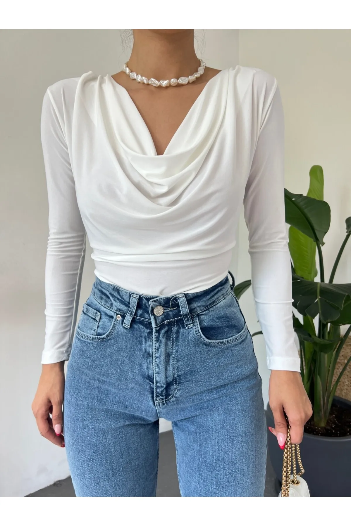Modamorfo  Sendy-Bluse mit drapiertem Kragen