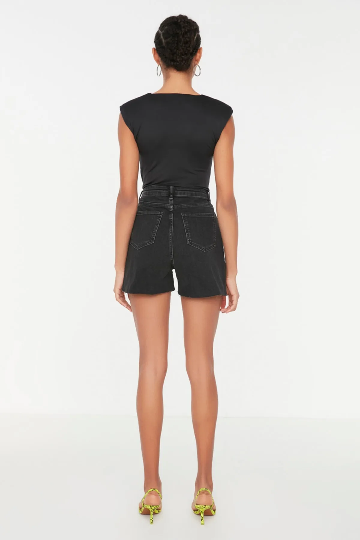 Trendyol Collection  Shorts - Schwarz - Hoher Bund