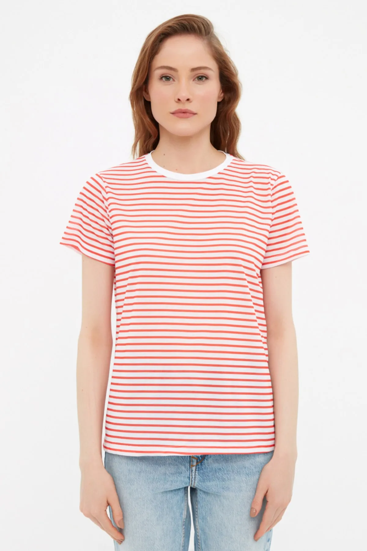 Trendyol Collection  Rot gestreiftes Basic-Strick-T-Shirt TWOSS21TS0904