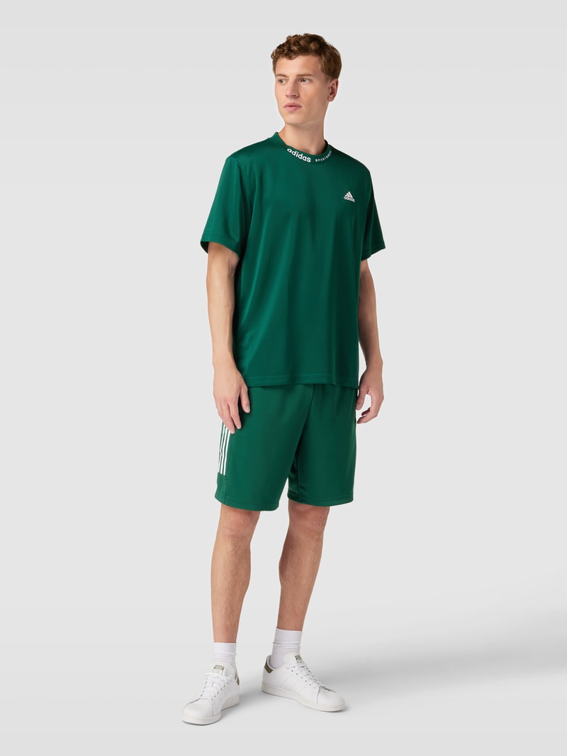 T-Shirt mit Label-Details in bottle