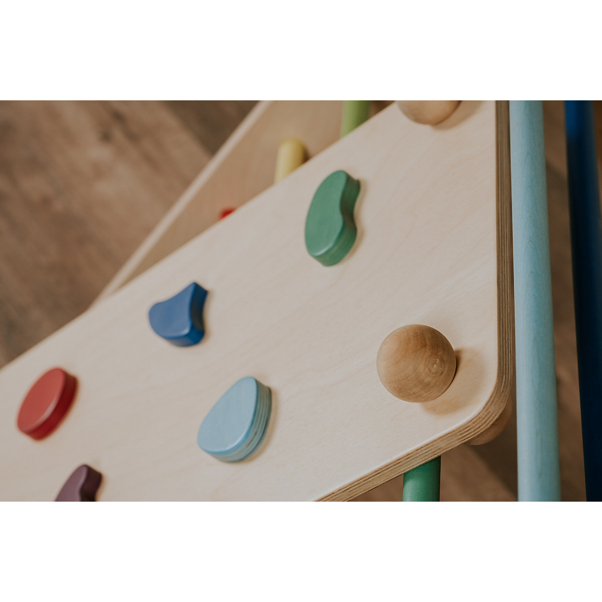 Klettergerüst Sprossenwand mit Rampe und Rutsche Indoor, Kletterdreieck Sprossenwand aus Holz, Klettern Innnen Kleinkind