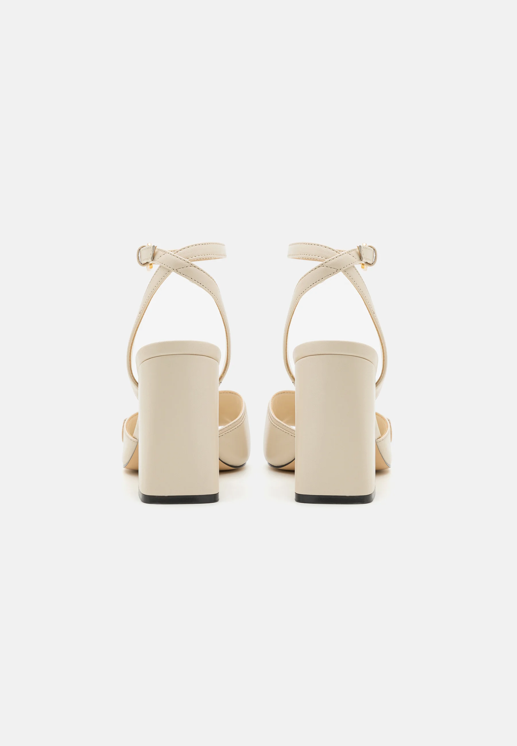 Guess KERNARA - Sandalias