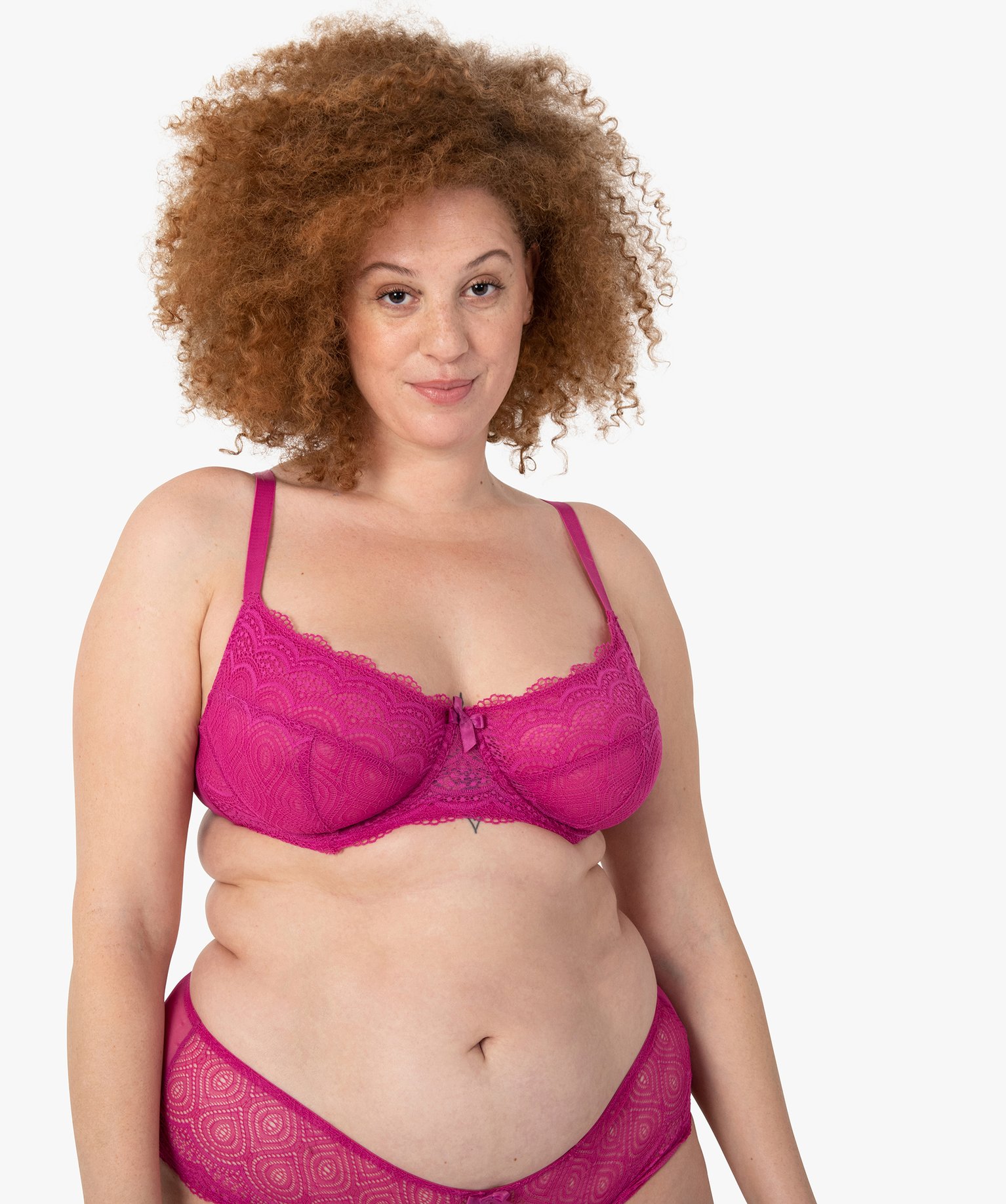 Soutien-gorge emboitant grande taille à armatures en dentelle rose fonce | GEMO