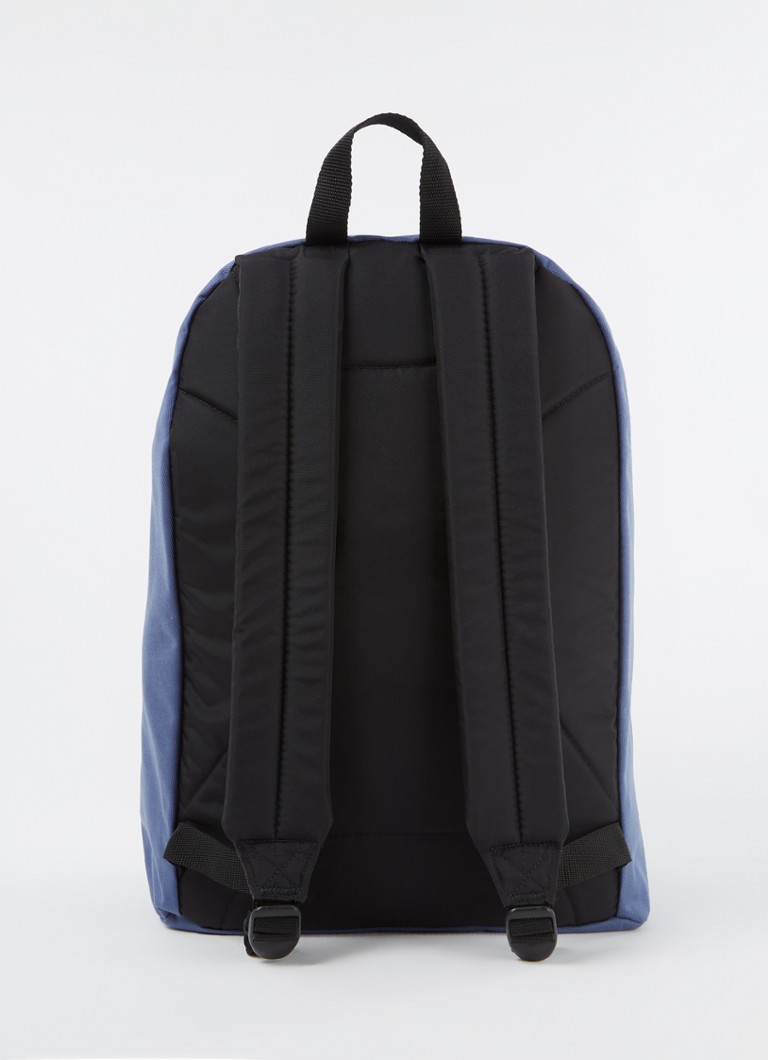Rucsac Eastpak Out Of Office cu compartiment pentru laptop de 13 inch.