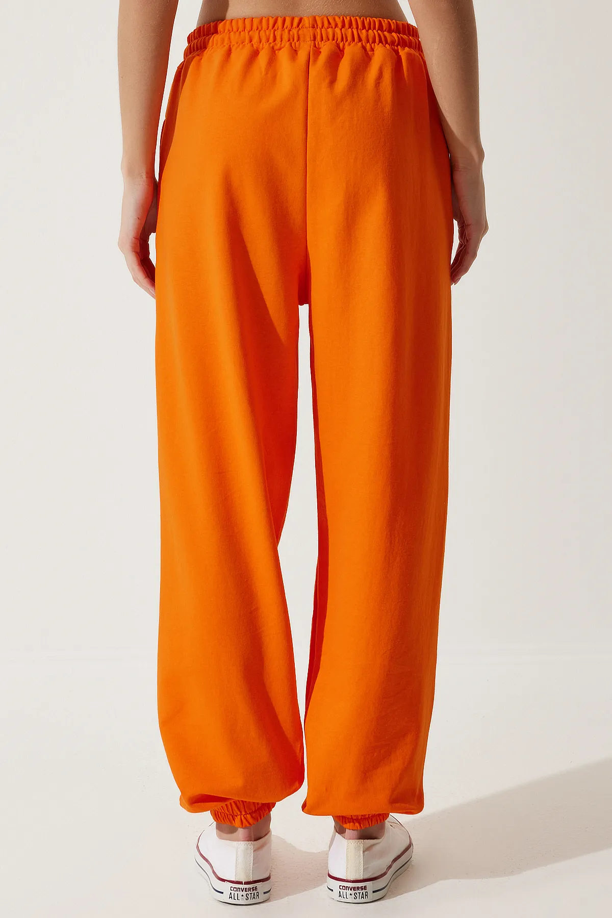 Happiness İstanbul  Orangefarbene Baggy-Jogginghose für Damen AP00158