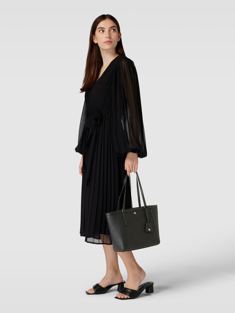 Shopper aus Rindsleder mit Label-Applikation Modell 'CLARE' in schwarz
