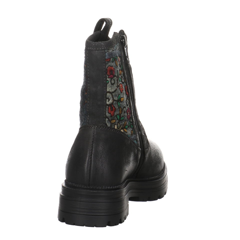 Lazamani Boots