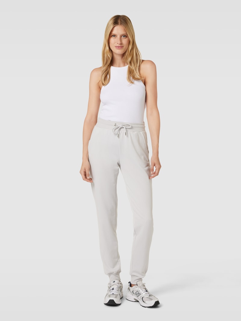 Sweatpants mit seitlichen Eingrifftaschen in hellgrau