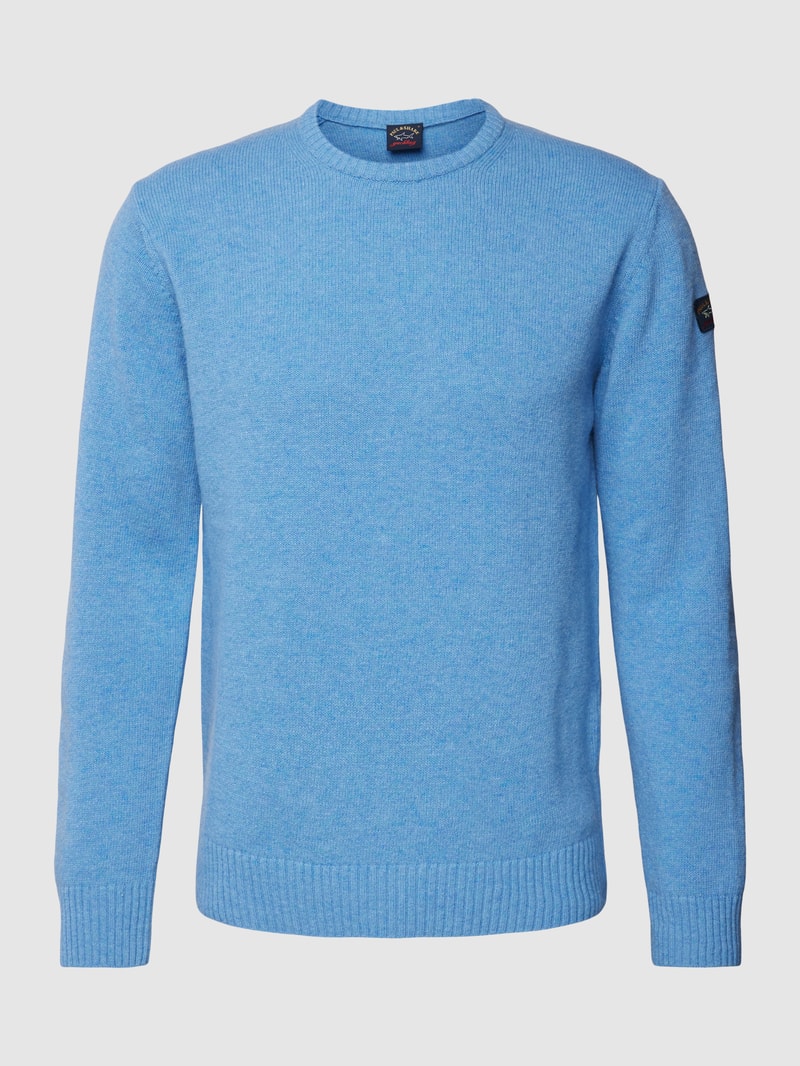 Strickpullover mit Label-Patch in hellblau