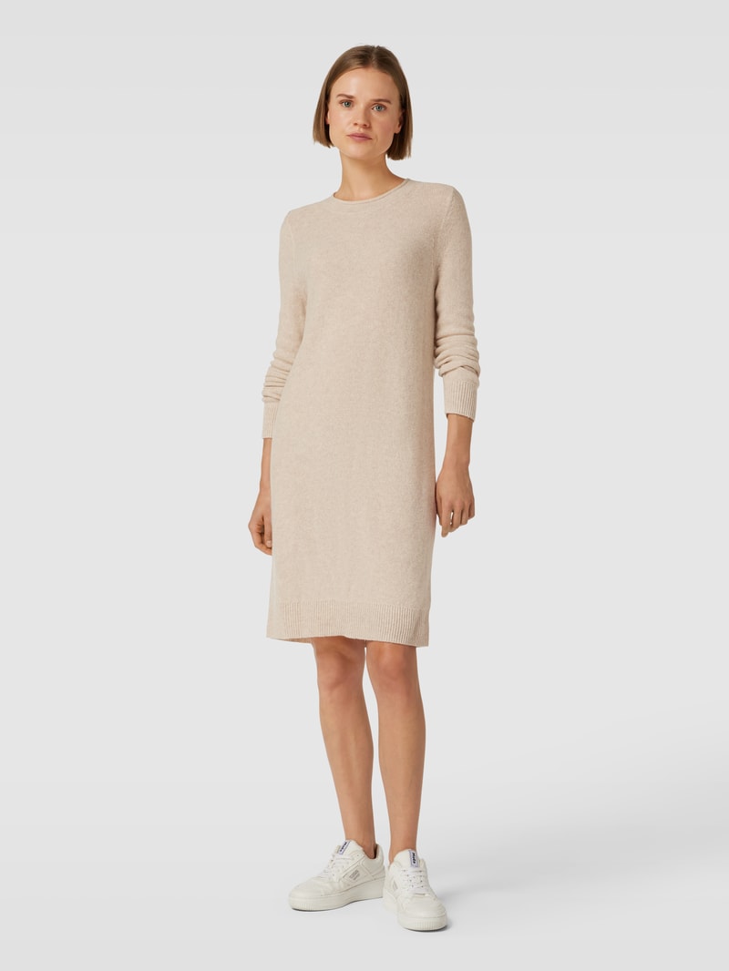 Knielanges Strickkleid mit geripptem Rundhalsausschnitt in beige meliert