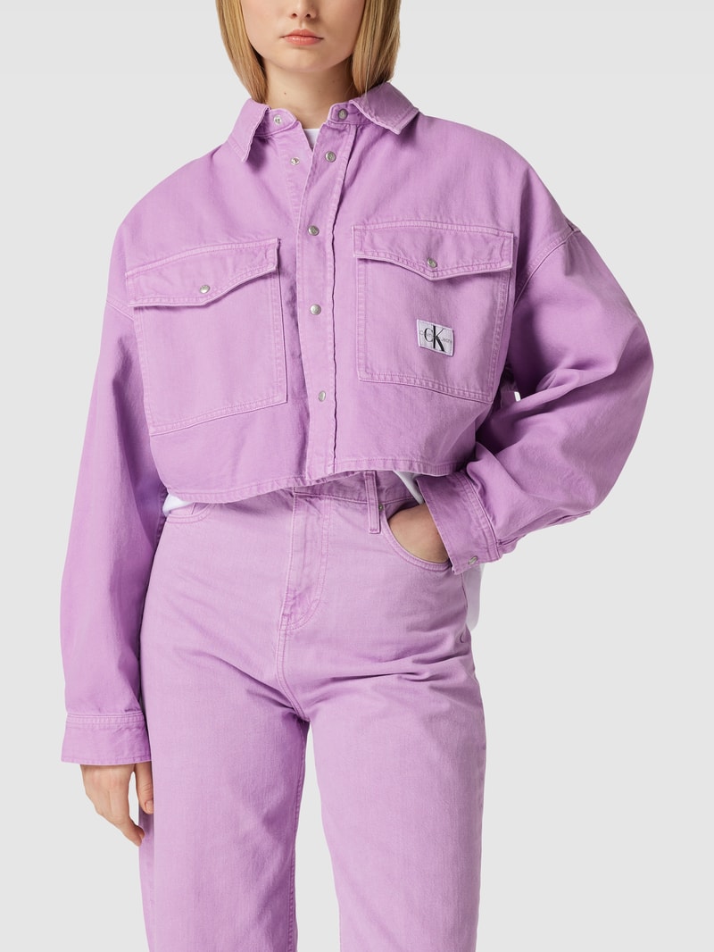 Oversized Jeansjacke mit Label-Patch in violett