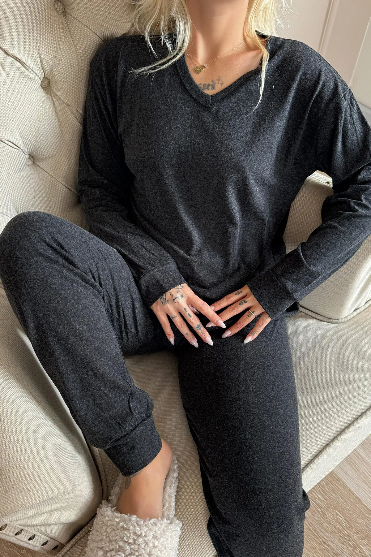 Pijamaevi  Langärmliges Damen-Pyjama-Set aus schwarzem Bambus